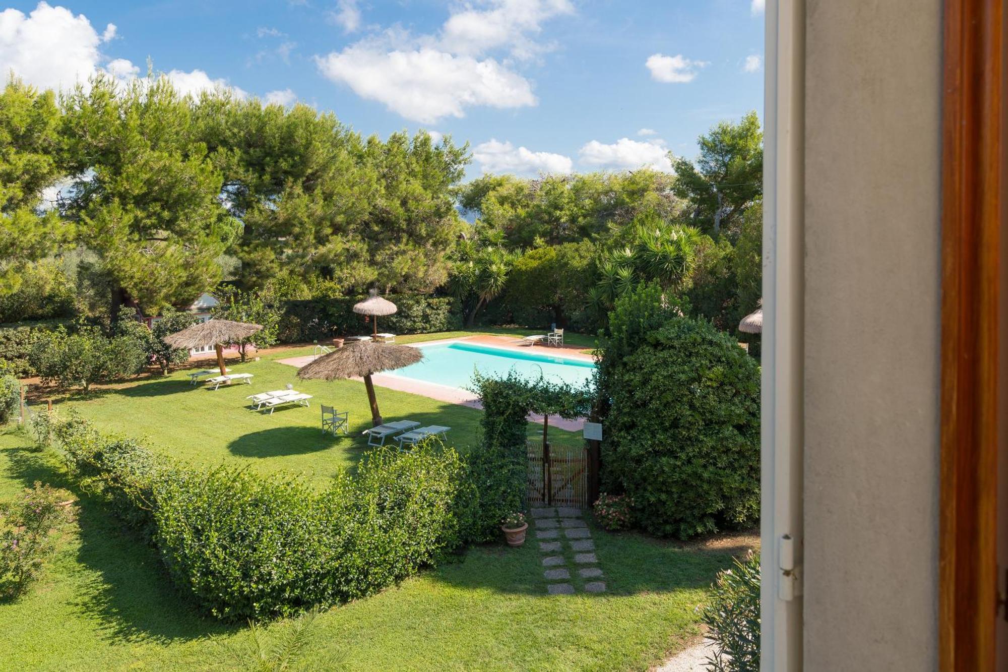 I Cavalleggeri Villa กัสตาลเญโต การ์ดุชชี ภายนอก รูปภาพ